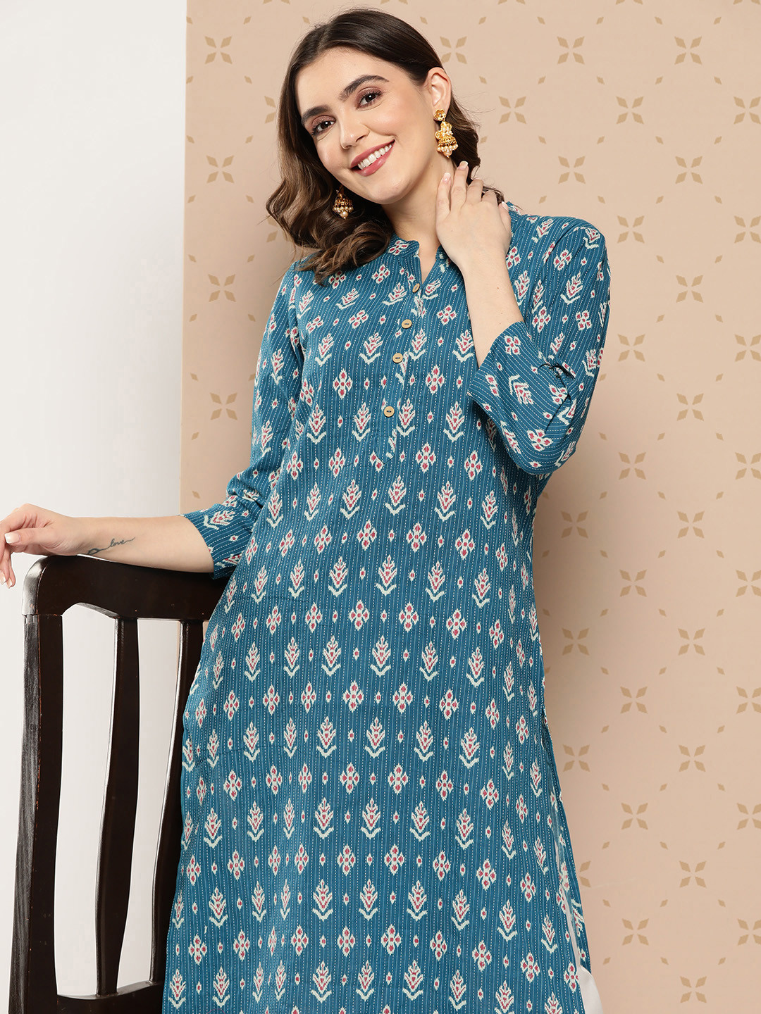 

ZOLA Geometric Printed Mandarin Collar Ikat Kantha Work Kurta, Blue