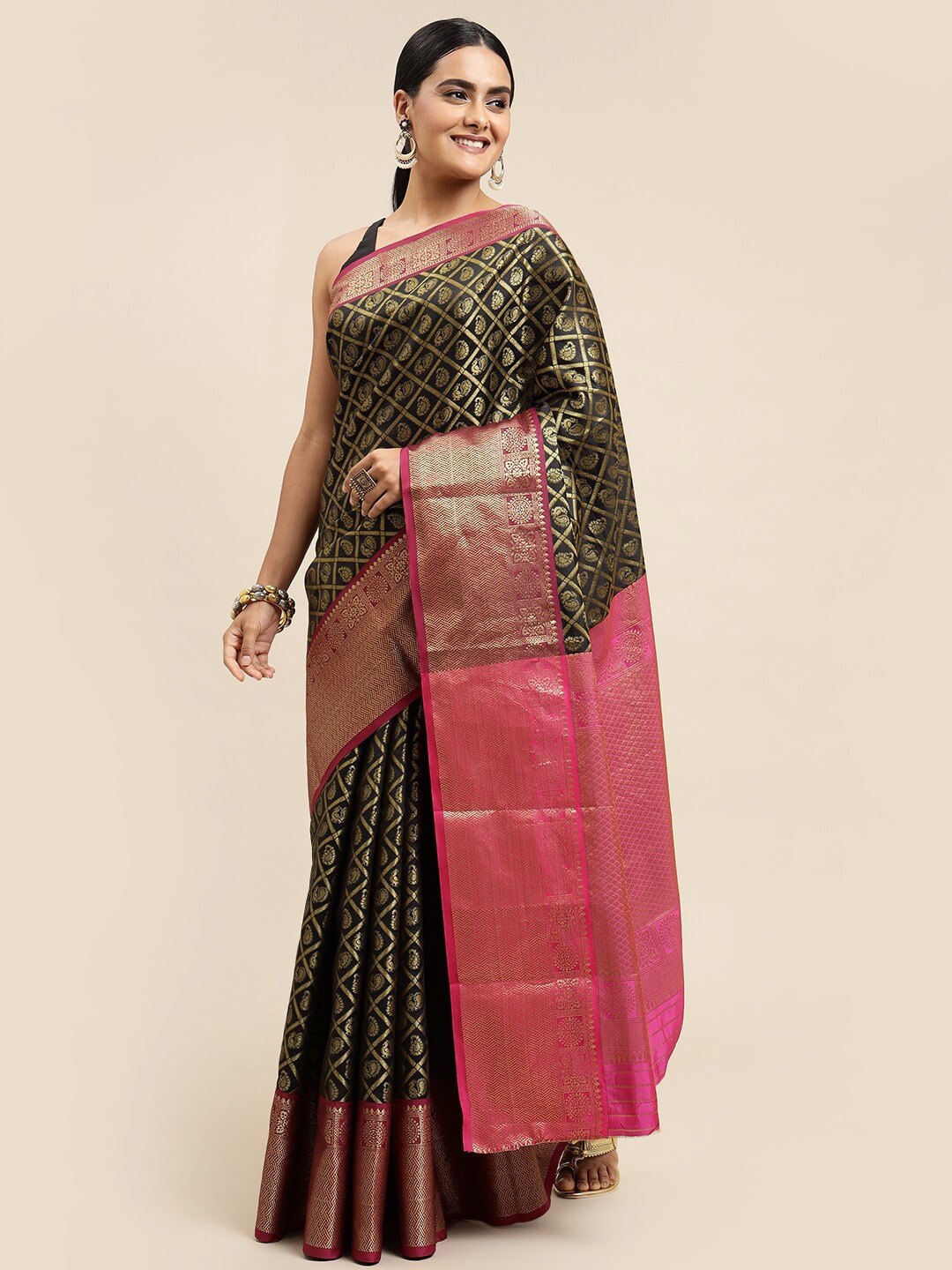

AVANTIKA FASHION Paisley Woven Design Zari Pure Silk Kanjeevaram Saree, Black