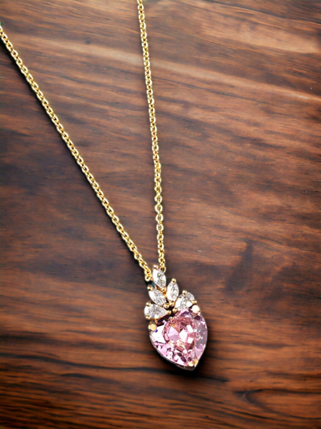 

DressBerry Pink & Gold-Toned Minimal Crystal Heart Chain