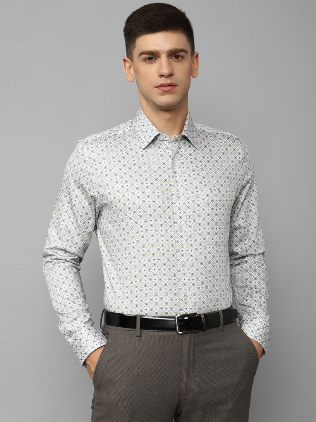 

Louis Philippe Geometric Printed Slim Fit Casual Pure Cotton Shirt, White
