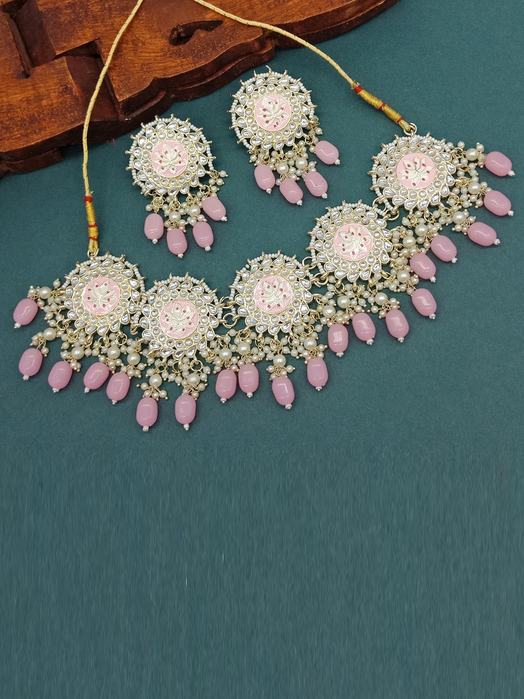 

AASHISH IMITATION Gold-Plated Stone Studded & Beaded Necklace & Earrings