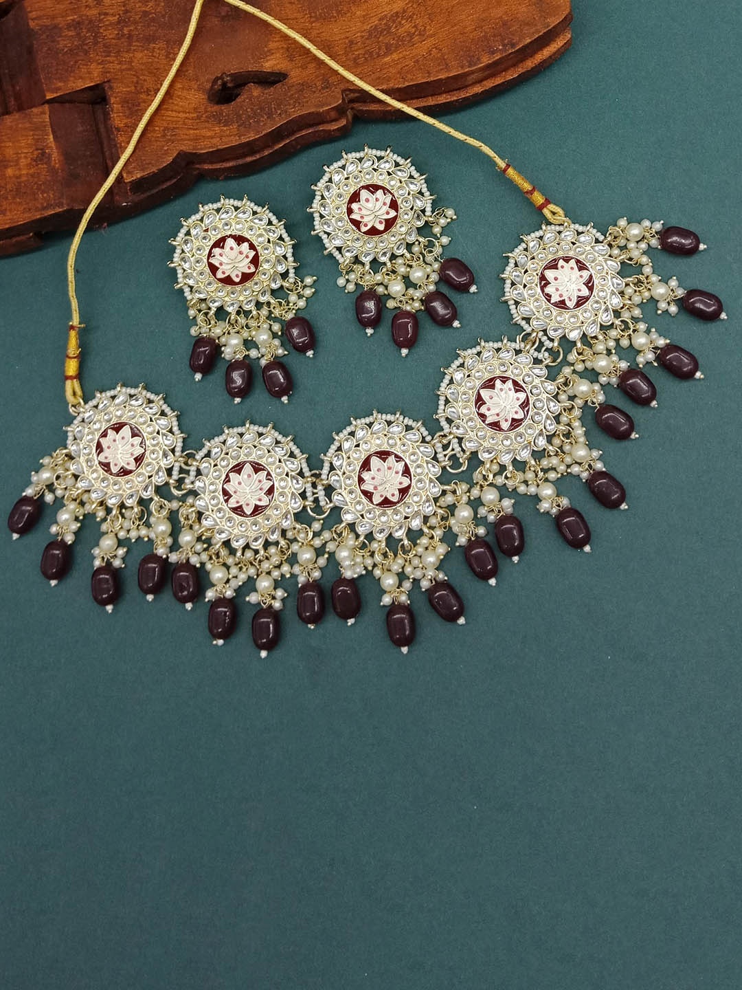 

AASHISH IMITATION Gold-Plated Stone Studded & Beaded Necklace & Earrings