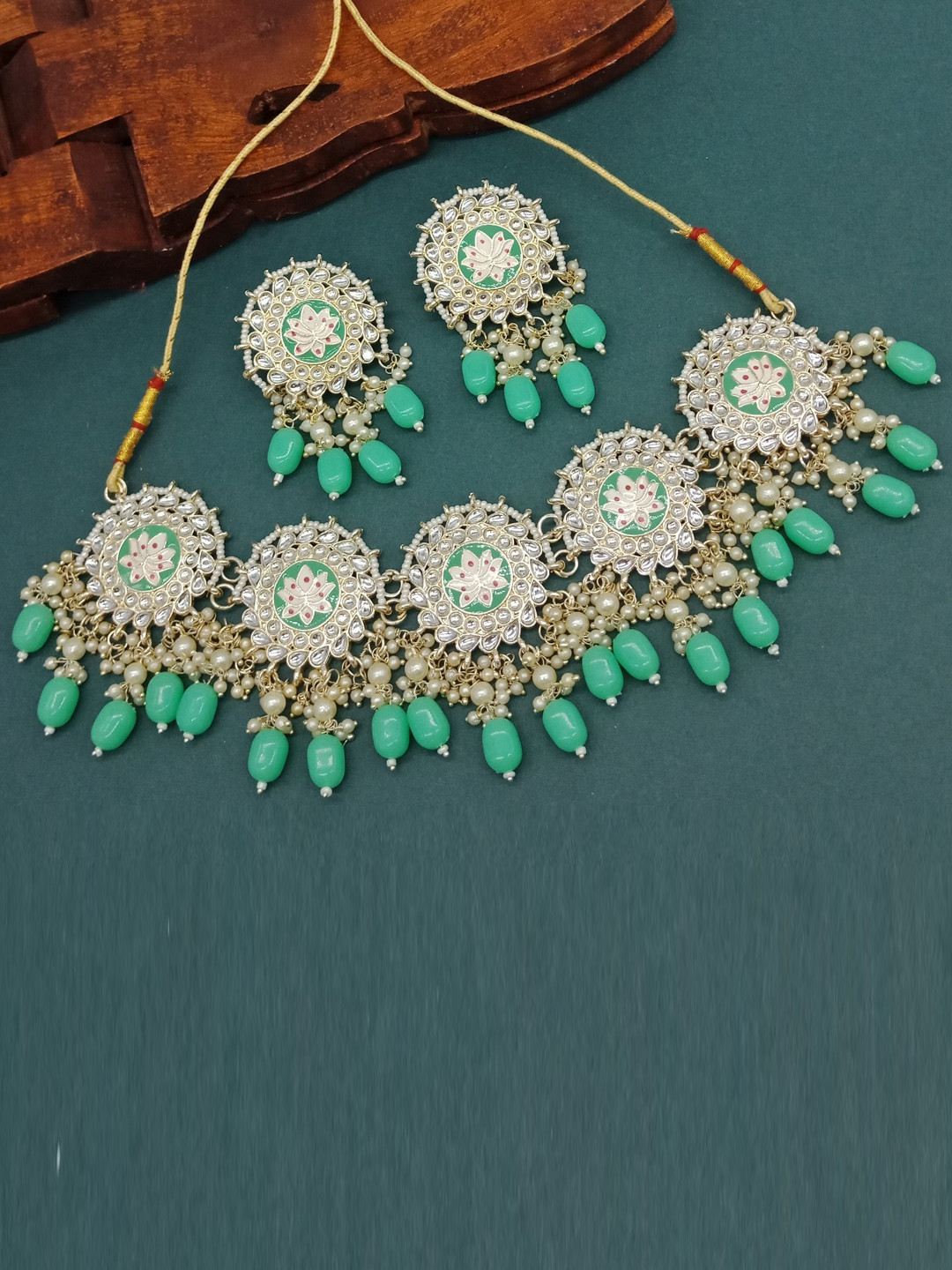 

AASHISH IMITATION Gold-Plated Stone Studded & Beaded Necklace & Earrings