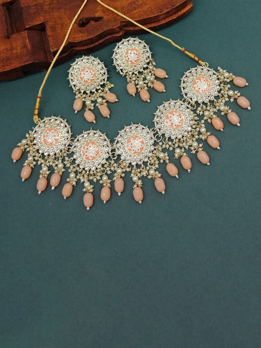 

AASHISH IMITATION Gold-Plated Stone Studded & Beaded Necklace & Earrings