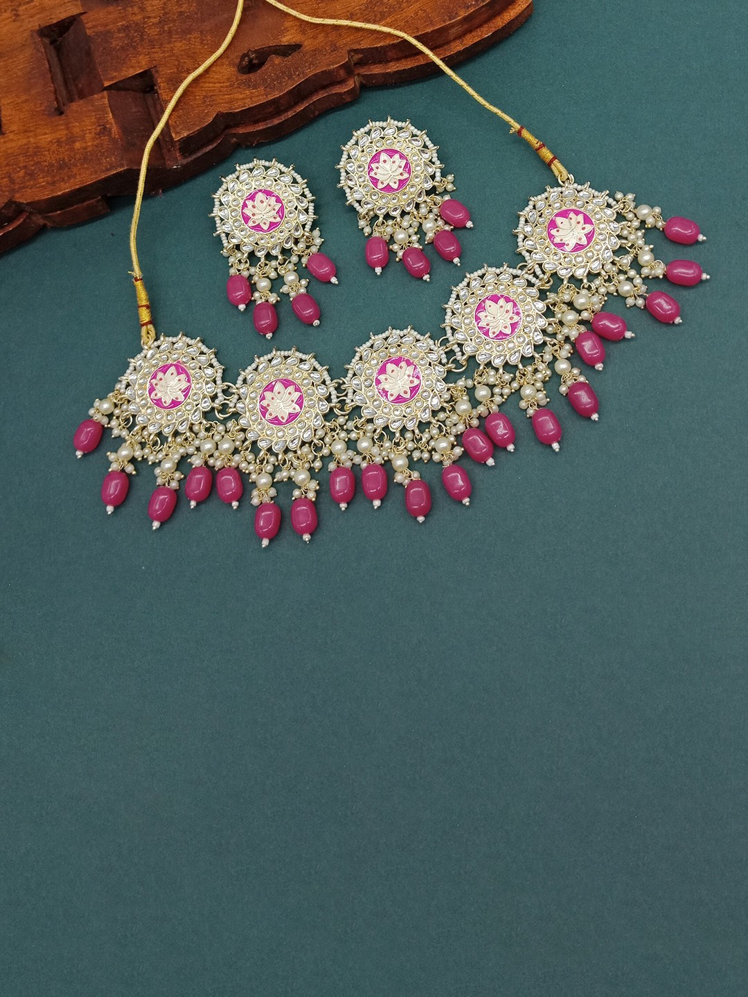 

AASHISH IMITATION Gold-Plated Stone Studded & Beaded Necklace & Earrings