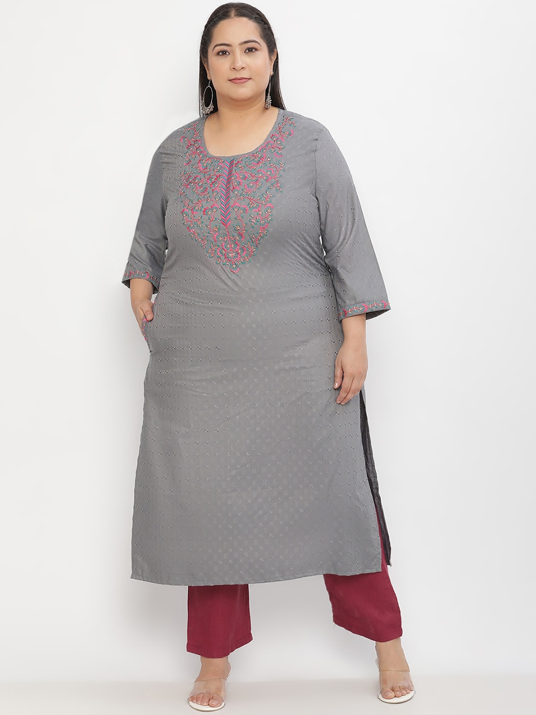 

Sringam Plus Size Floral Embroidered Round Neck Kurta, Grey