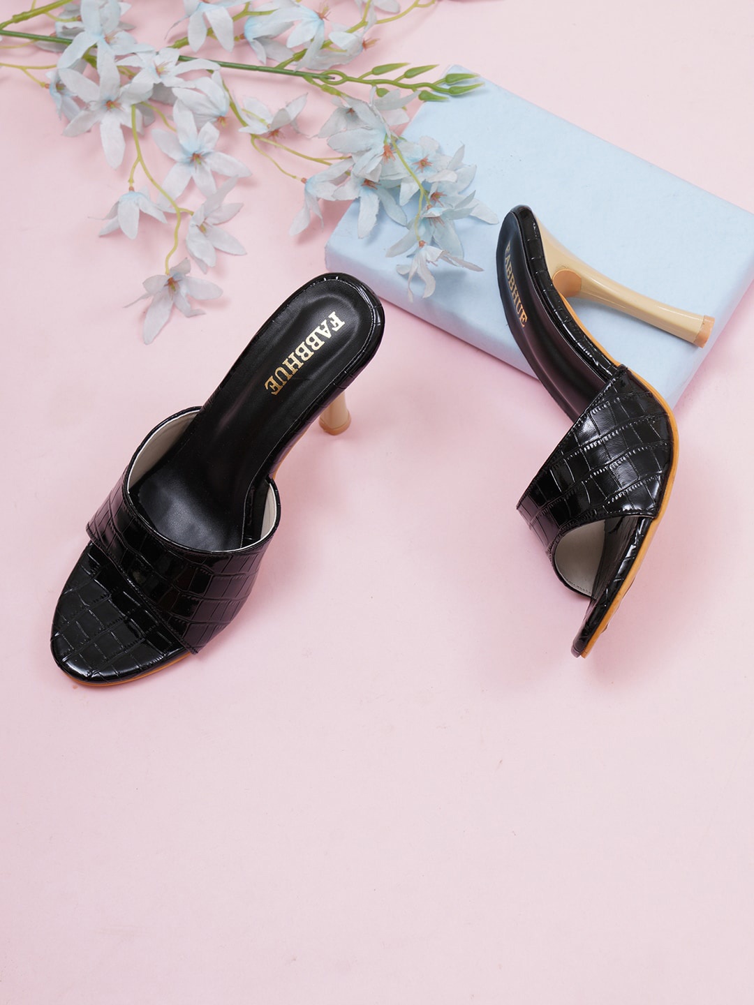 

FABBHUE Black Embellished Kitten Pumps
