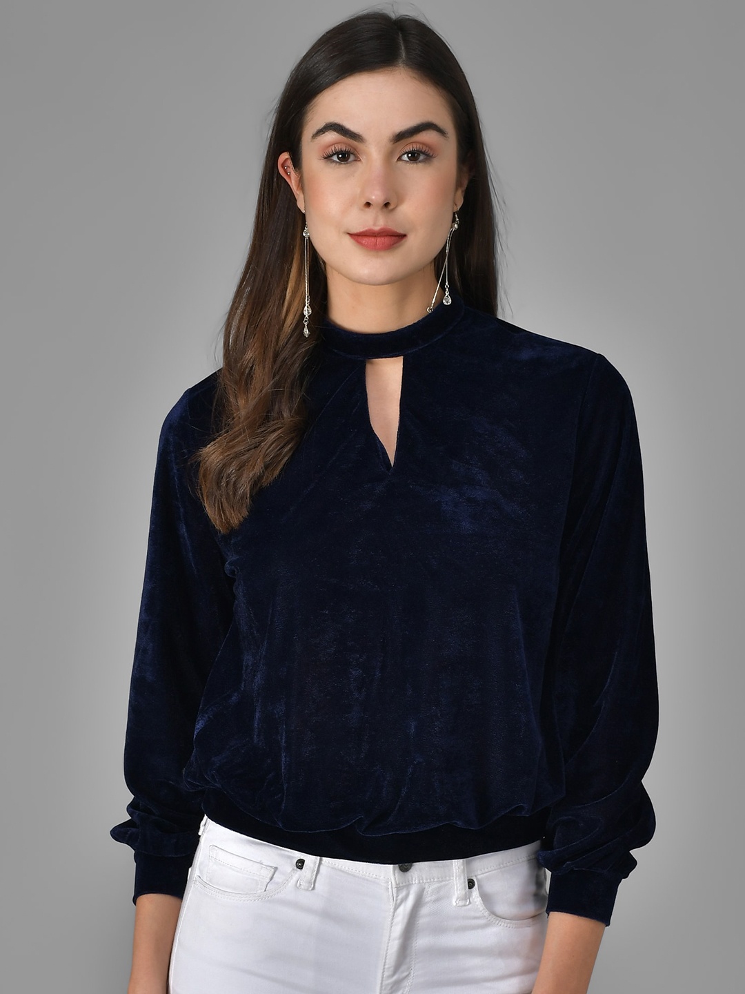 

VAARARO Keyhole Neck Cuffed Sleeve Velvet Top, Navy blue