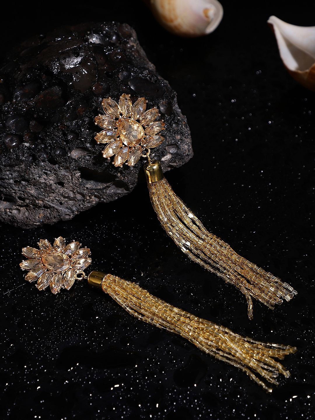 

Crunchy Fashion Gold-Toned Contemporary Drop Earrings