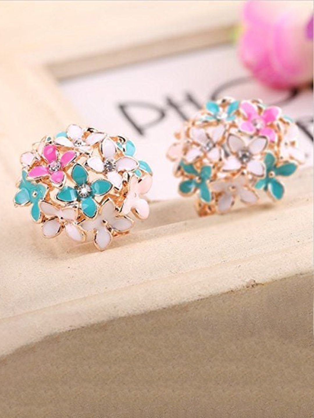 

Crunchy Fashion Gold-Plated Contemporary Studs Earrings
