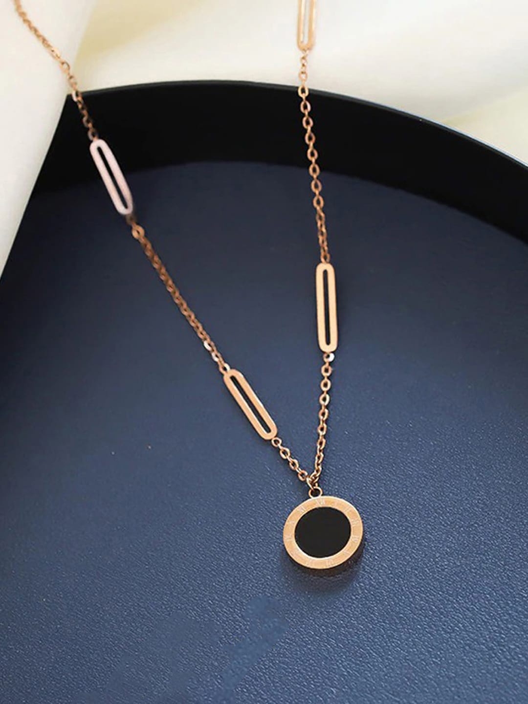 

Jewels Galaxy Rose Gold-Plated Round Pendant With Chain