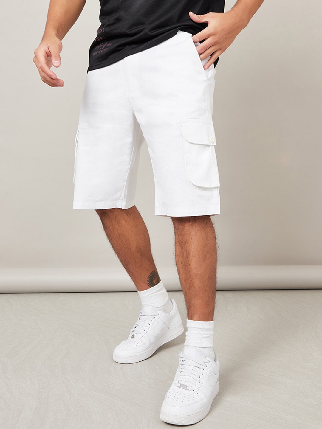 

Styli Men Low-Rise Cotton Cargo Shorts, White