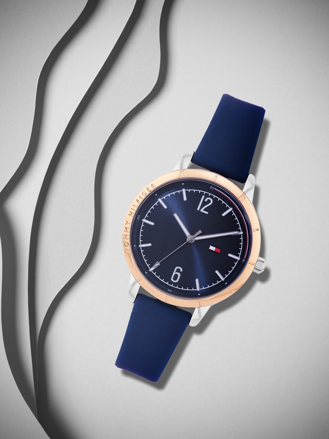 

Tommy Hilfiger Women Analogue Watch TH1782560W, Blue
