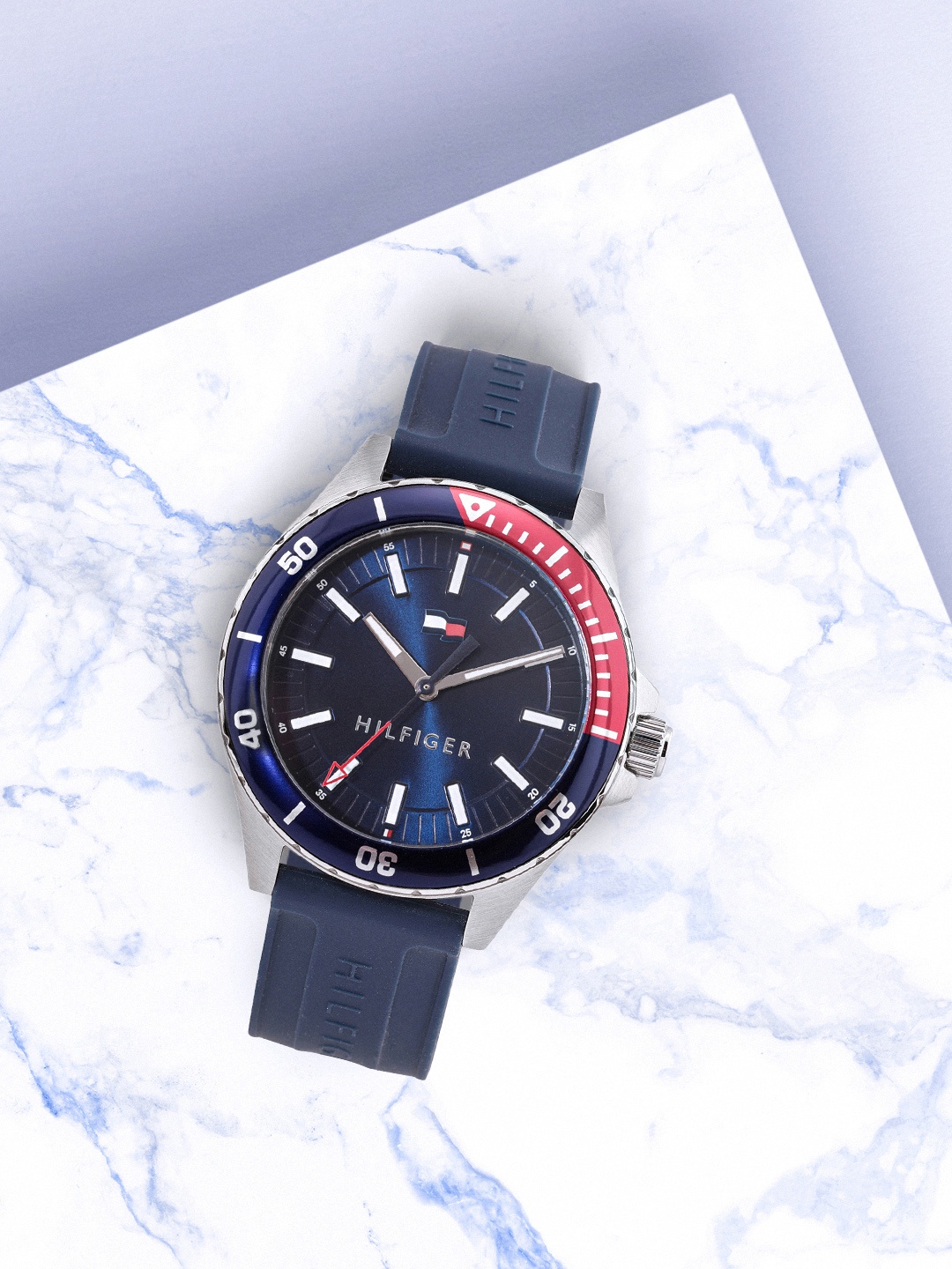 

Tommy Hilfiger Men Analogue Watch TH1792009W, Navy blue