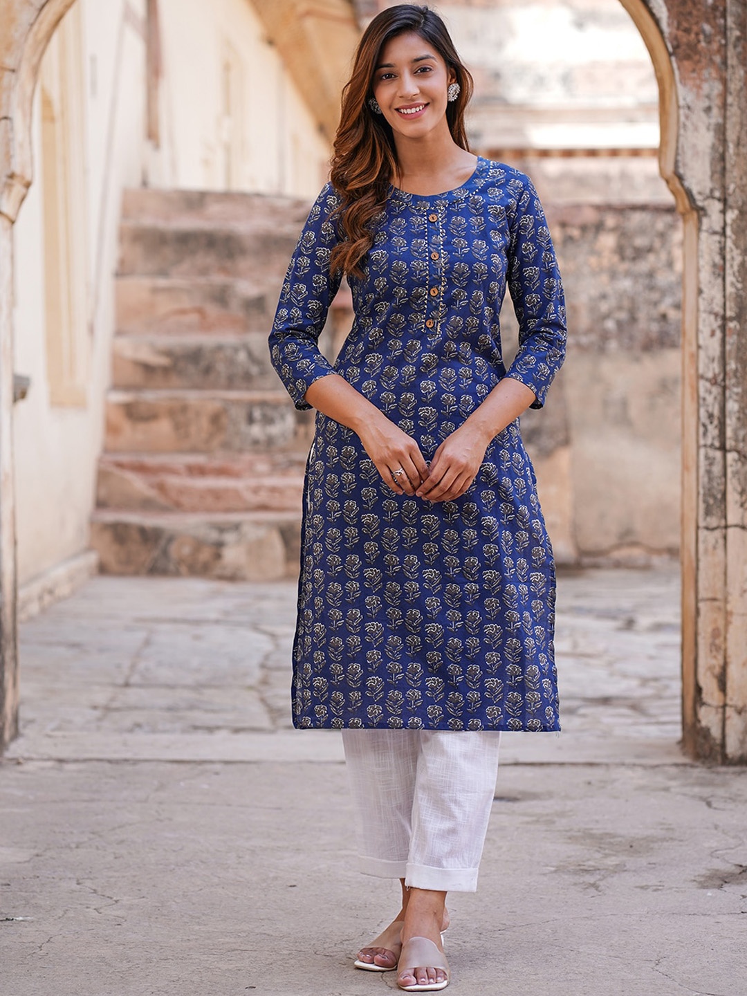 

KALINI Floral Printed Regular Straight Pure Cotton Kurta With Trousers, Blue