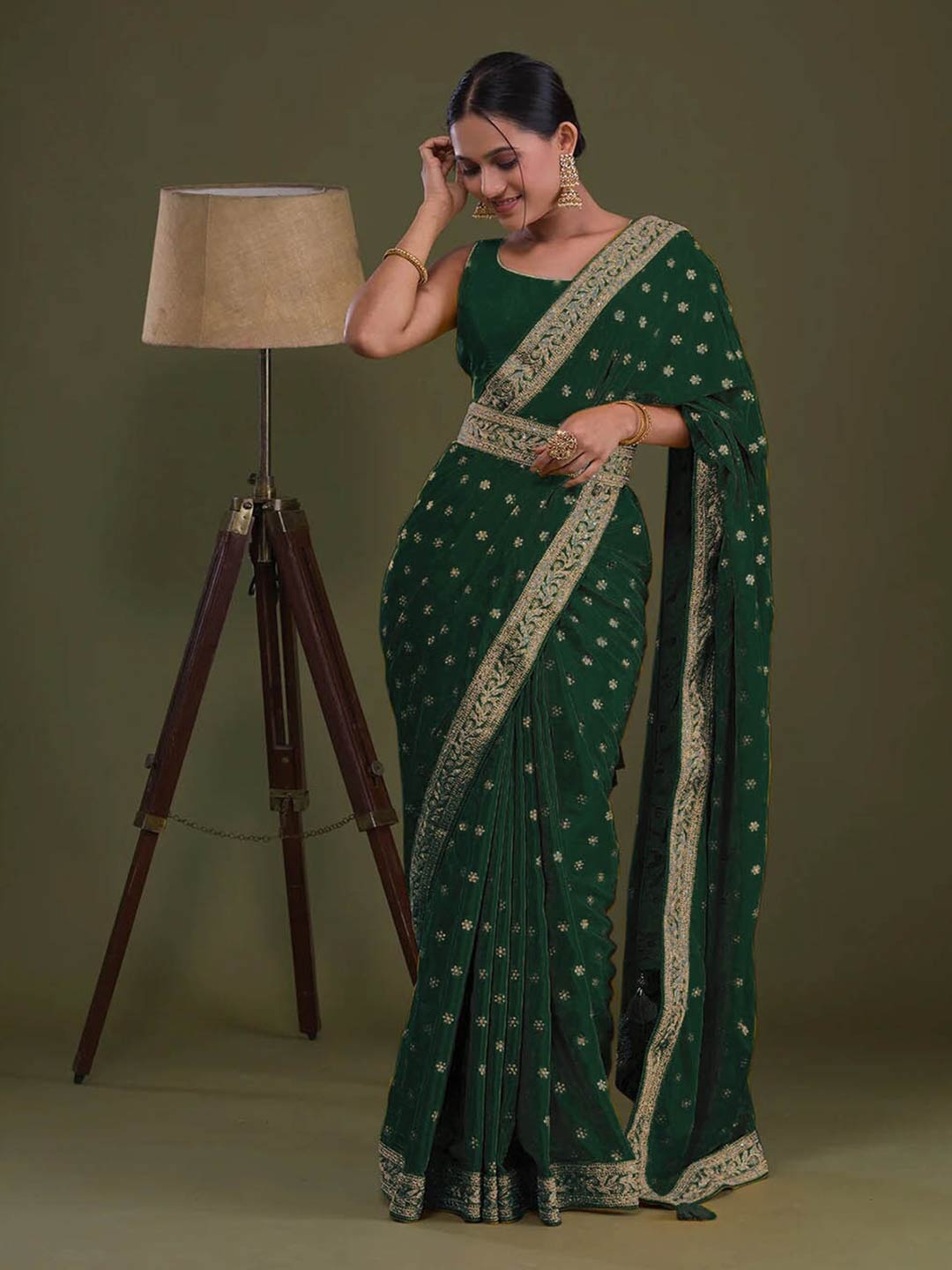 

Mitera Green & Gold-Toned Floral Embroidered Saree