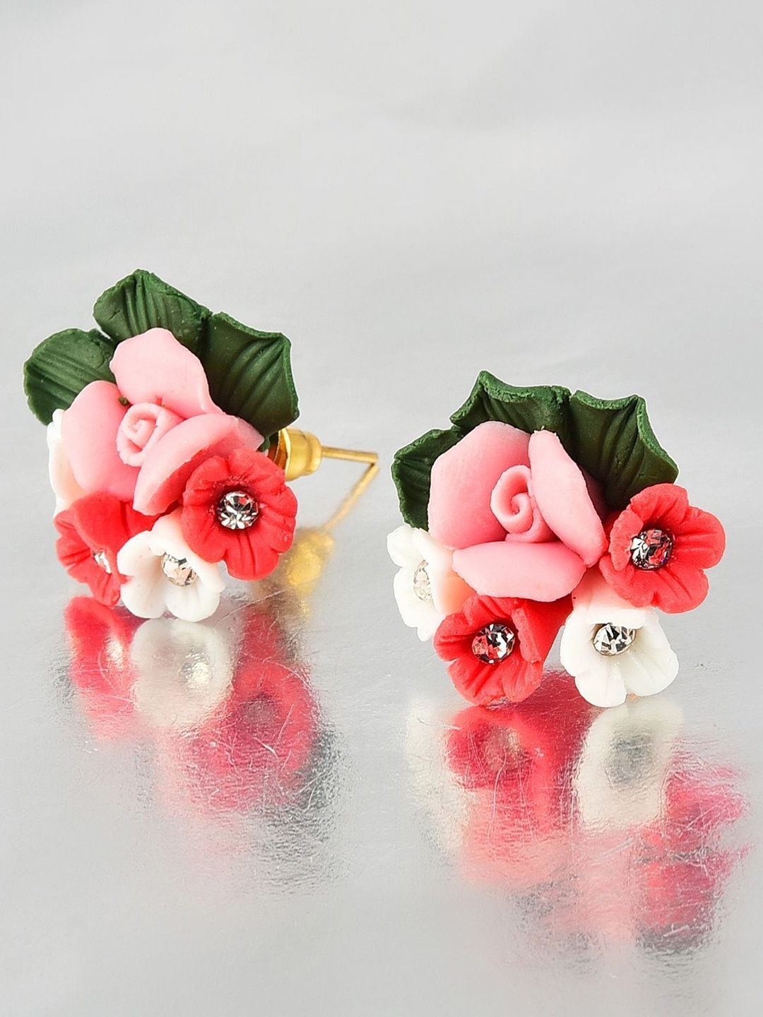 

Crunchy Fashion Gold Plated Floral Stud Earrings