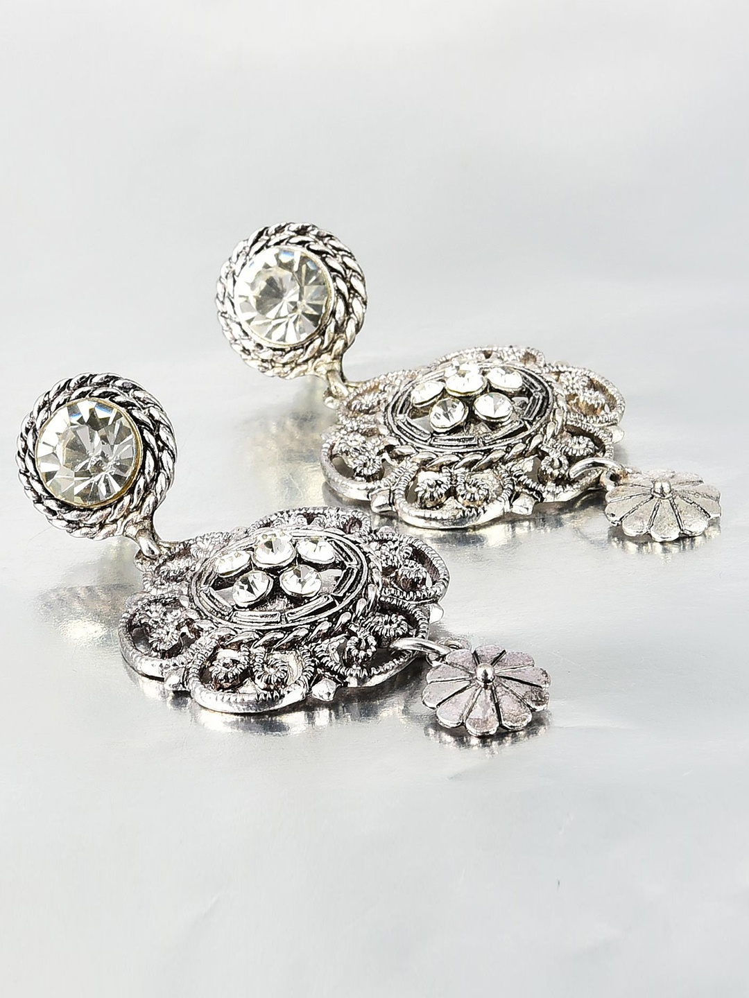 

Crunchy Fashion Silver-Plated Floral Drop Earrings