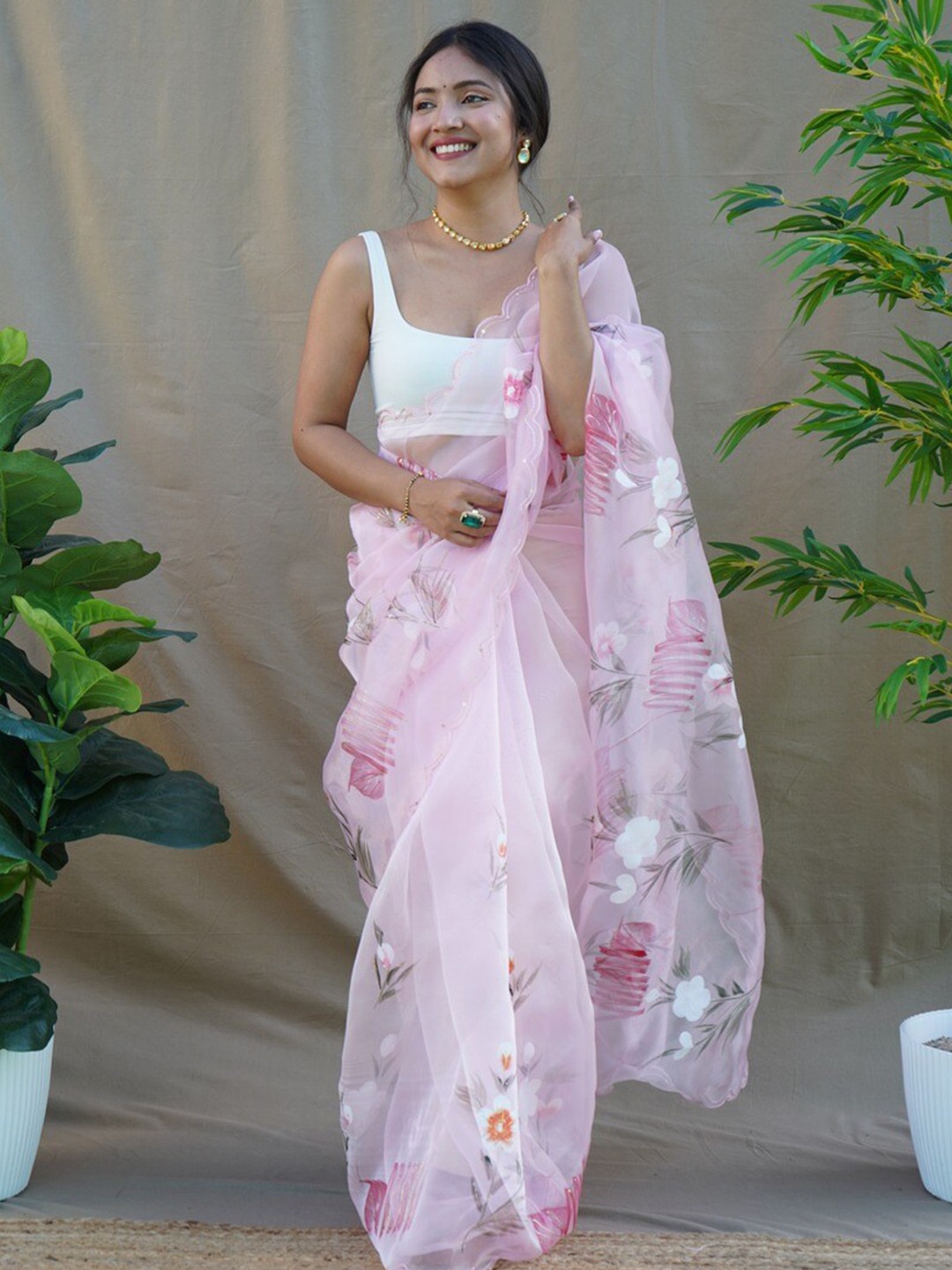 

Atulyam Tex World Floral Embroidered Organza Saree, Pink