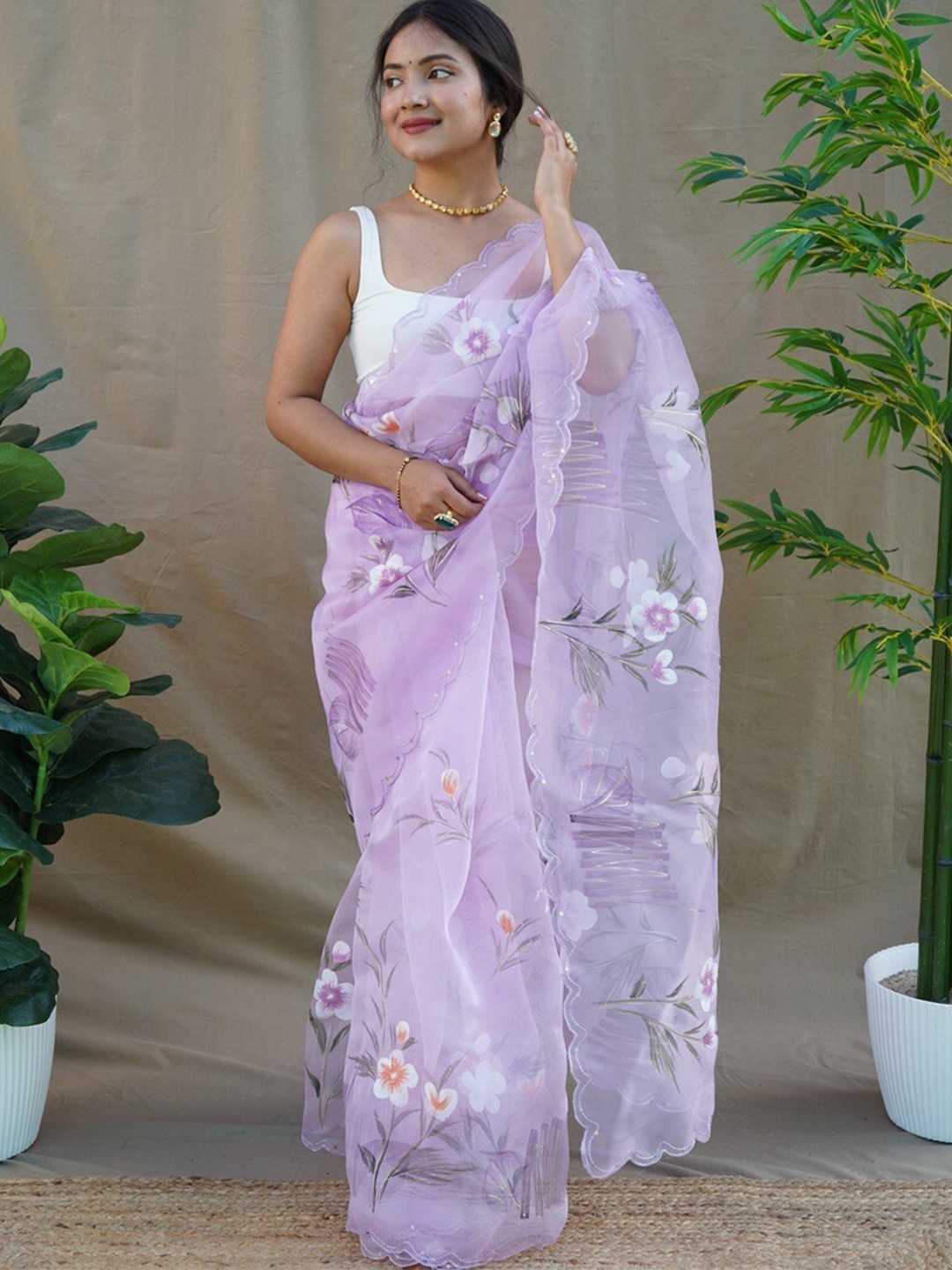 

Atulyam Tex World Floral Embroidered Organza Saree, Lavender