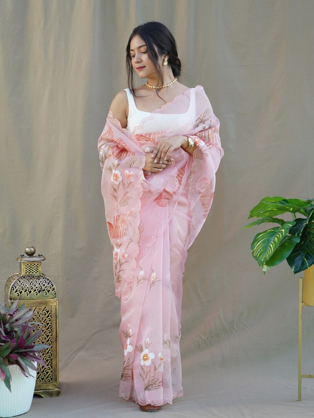

Atulyam Tex World Floral Organza Saree, Peach