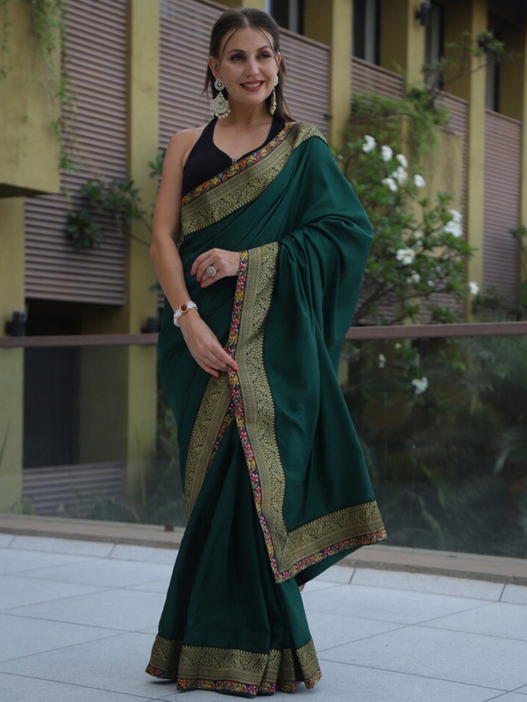 

Atulyam Tex World Poly Georgette Saree, Green