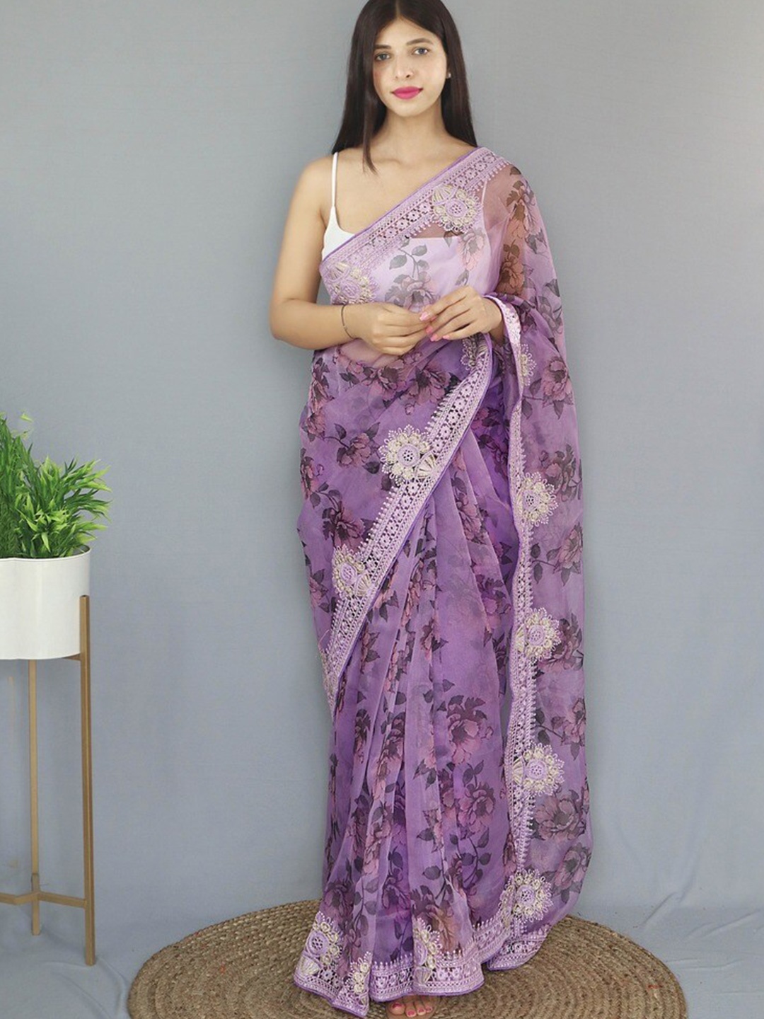 

Atulyam Tex World Floral Embroidered Organza Saree, Purple