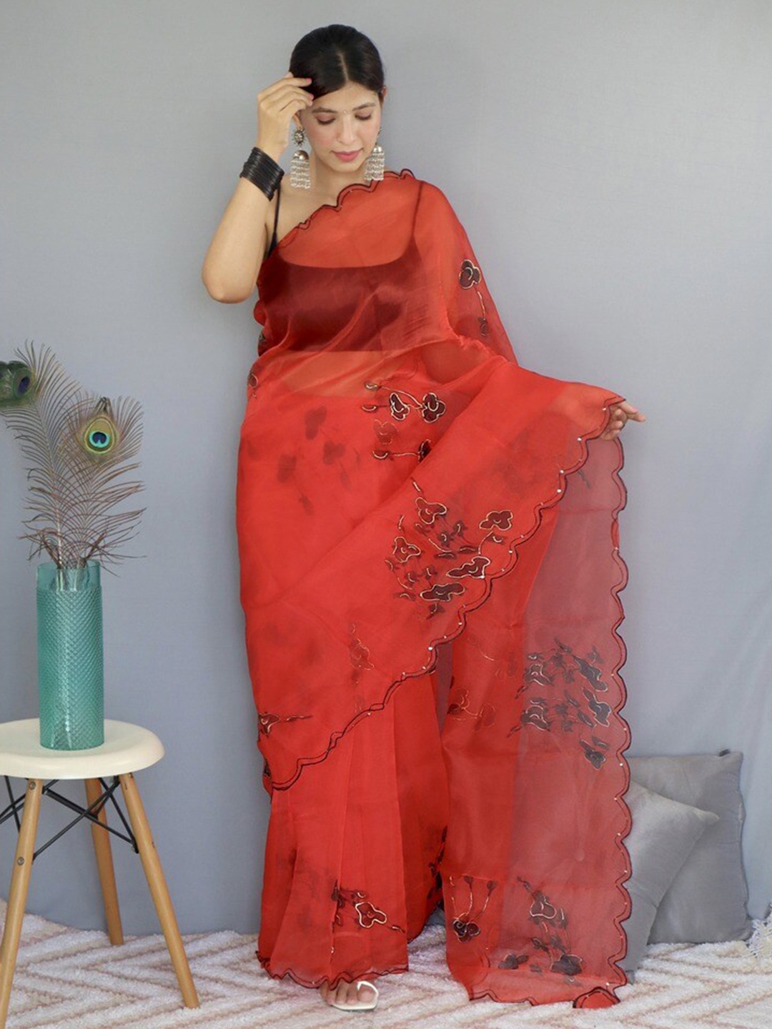 

Atulyam Tex World Floral Organza Saree, Red