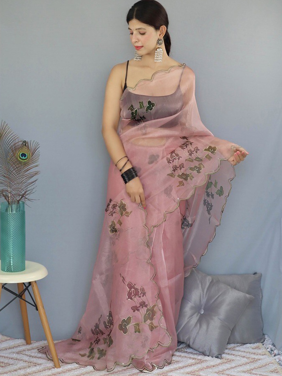 

Atulyam Tex World Floral Embroidered Organza Saree, Peach