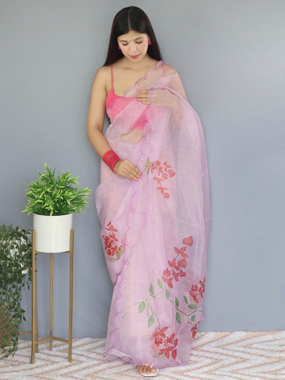 

Atulyam Tex World Floral Embroidered Organza Saree, Pink