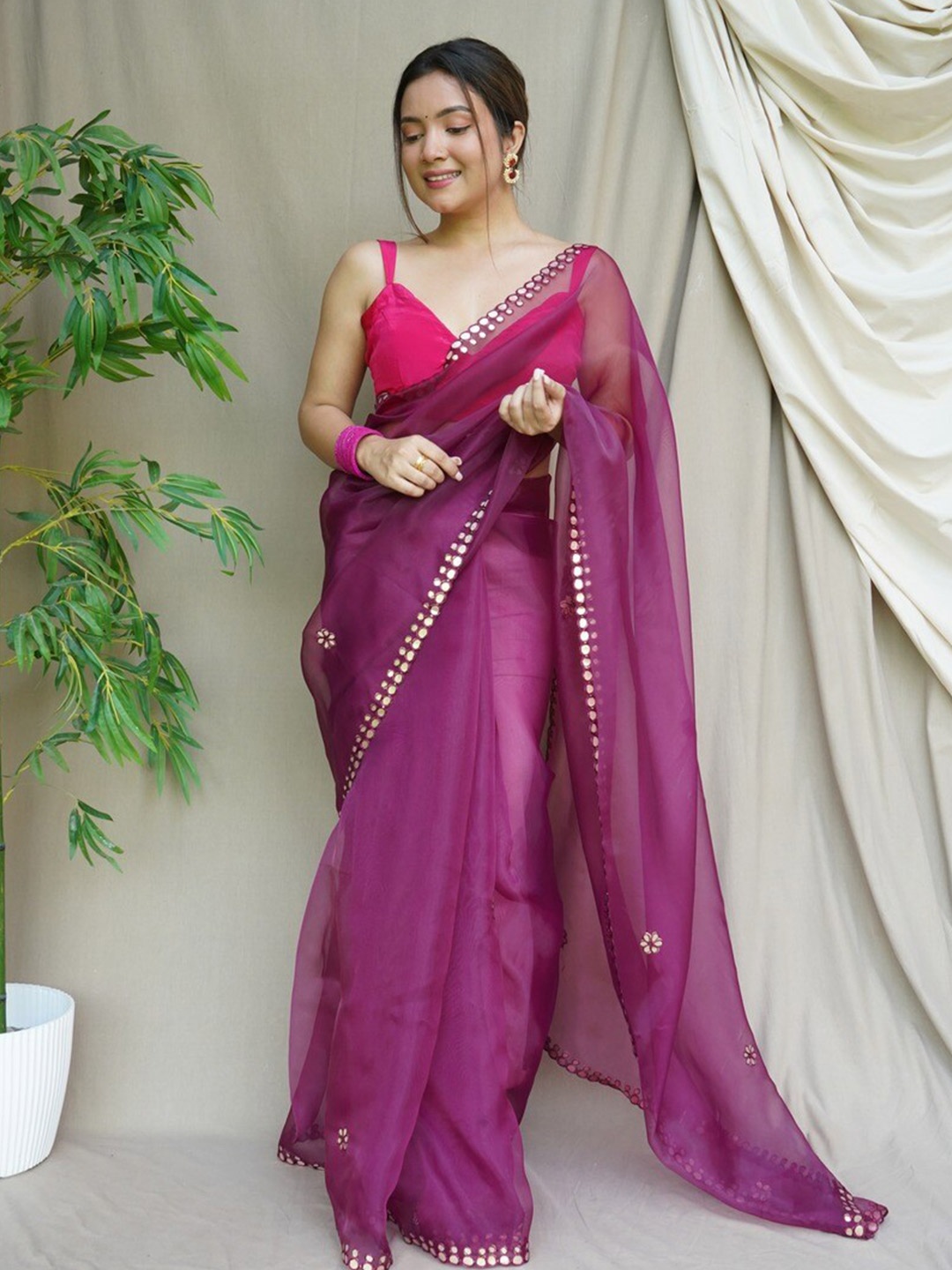 

Atulyam Tex World Mirror Embellished Organza Saree, Burgundy