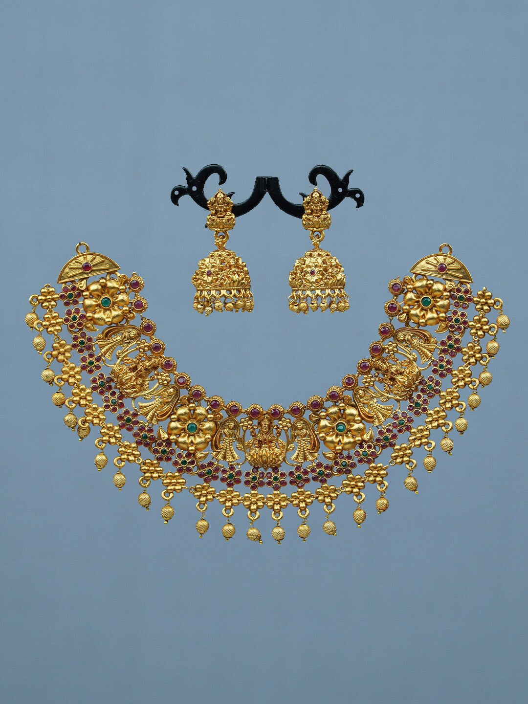 

Diksha collection Gold-Plated Stones-Studded & Beads-Beaded Jewellery Set