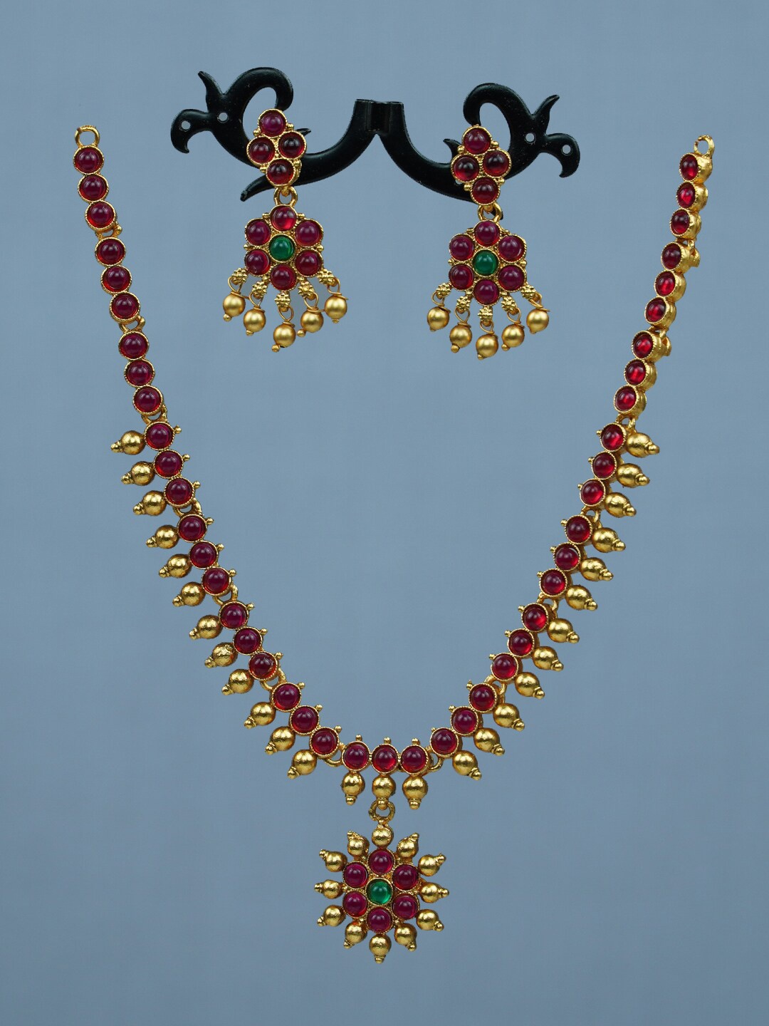 

Diksha collection Gold-Plated Stone-Studded JewellerySet