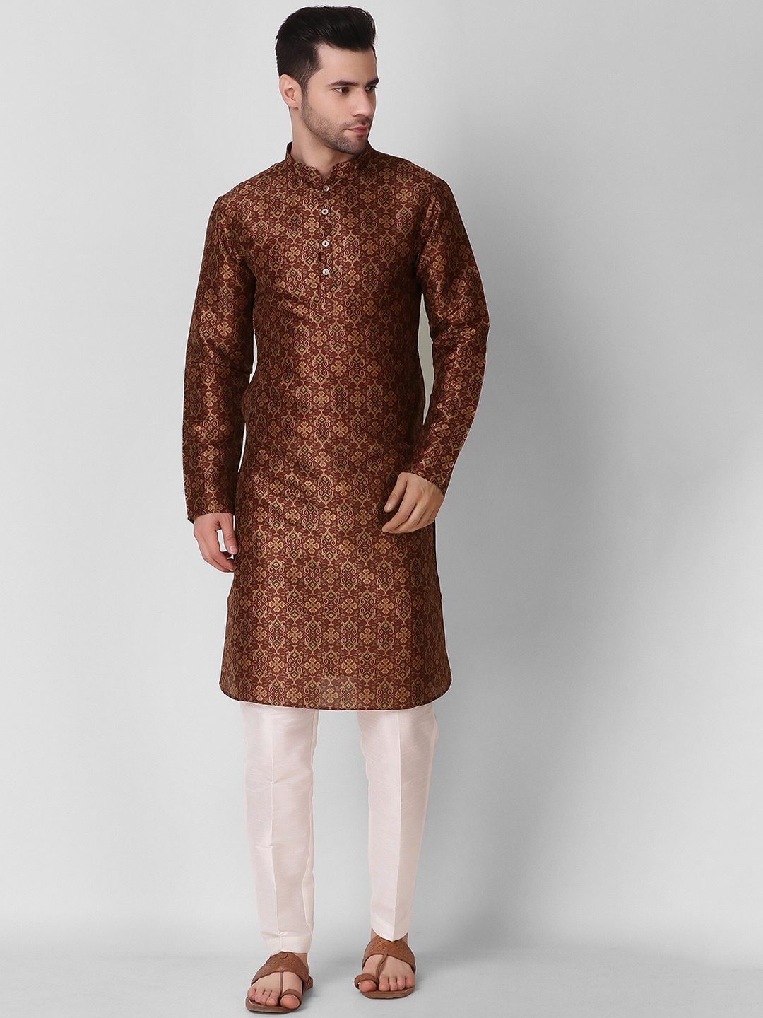 

Koshin Ethnic Motifs Printed Regular Kurta With Pyjamas, Maroon