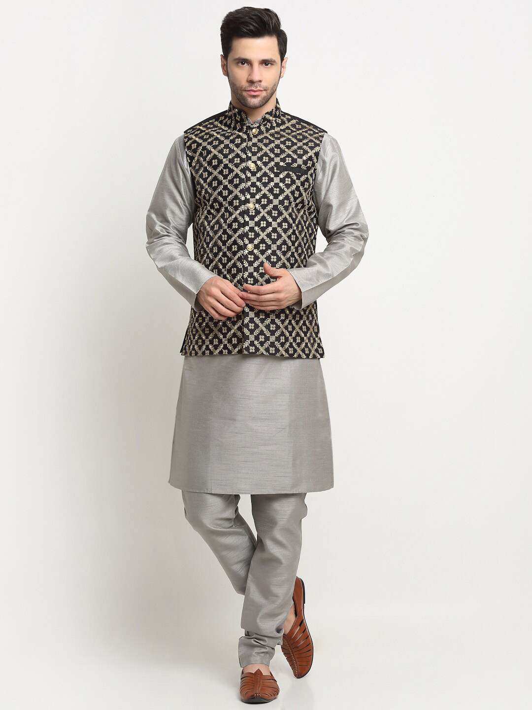 

KRAFT INDIA Men Regular Kurta & Churidar With Embroidered Nehru Jacket Set, Silver