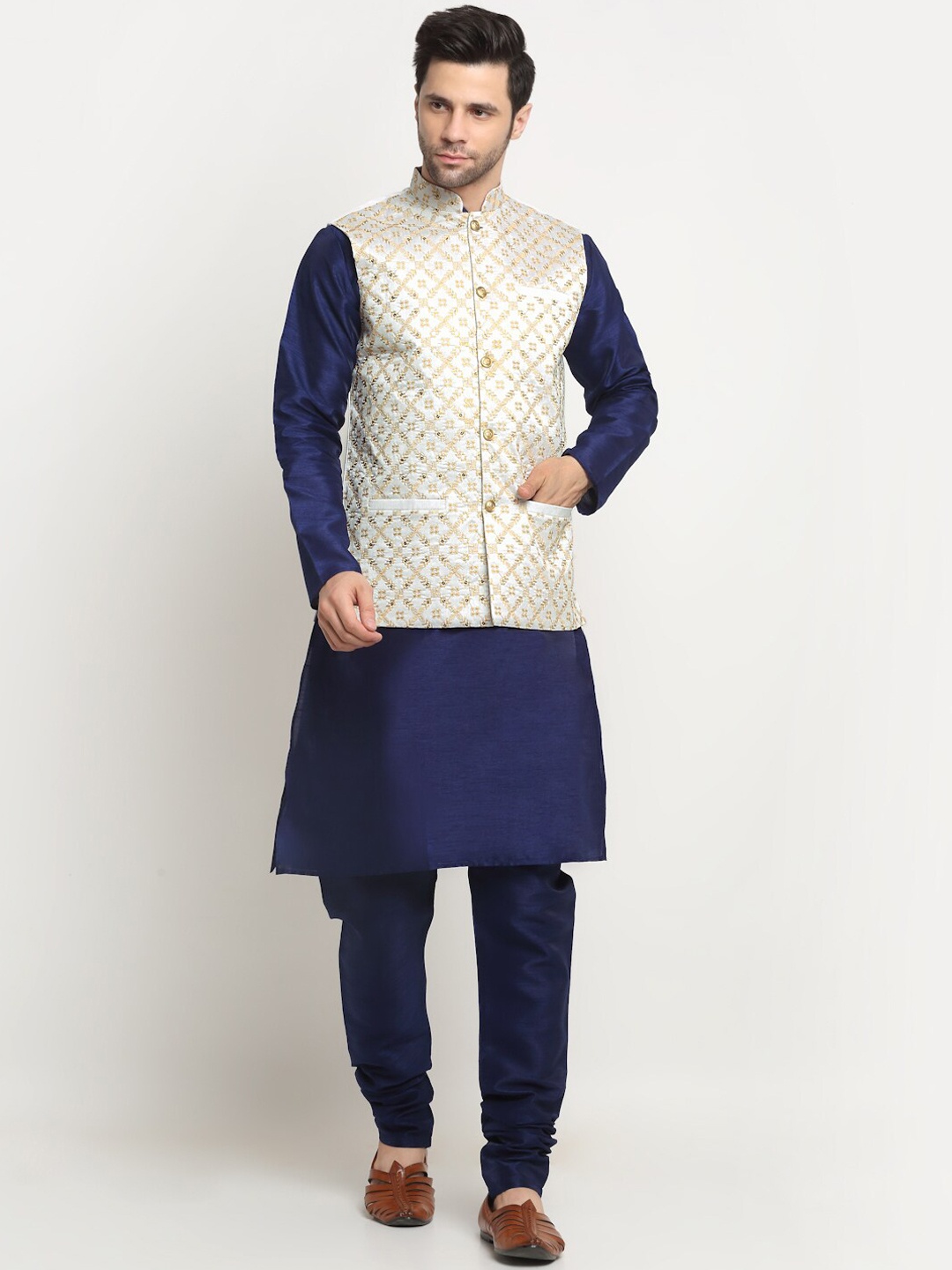 

KRAFT INDIA Men Regular Pure Silk Kurta And Churidar With Nehru Jacket, Navy blue