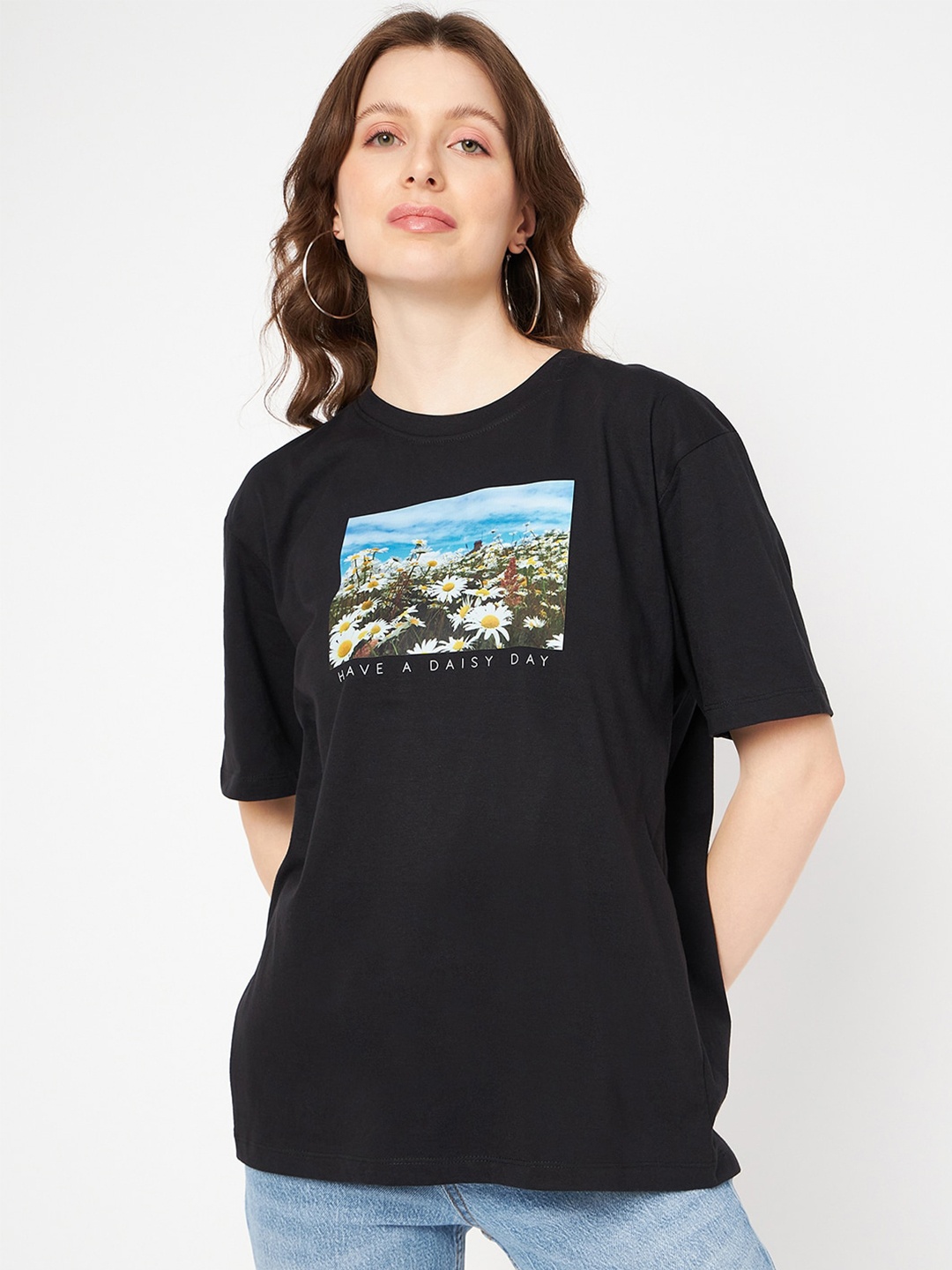 

Mast & Harbour Black & blue Graphic Printed Pure Cotton T-shirt