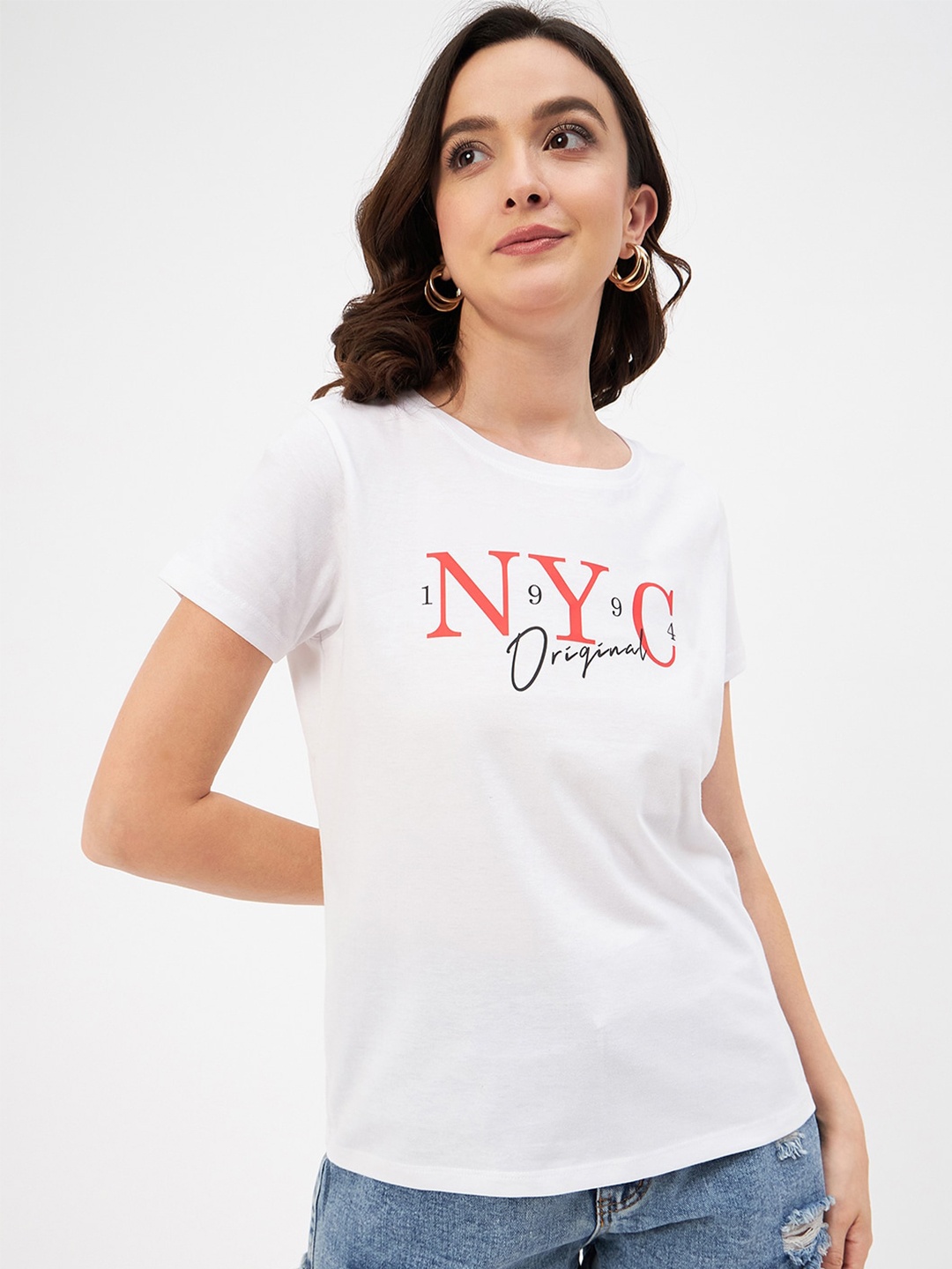 

Mast & Harbour White & Red Typography Printed Pure Cotton T-shirt