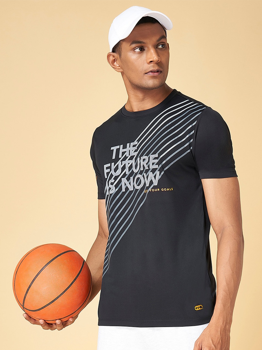 

Ajile by Pantaloons Typography Printed Slim Fit T-Shirt, Black