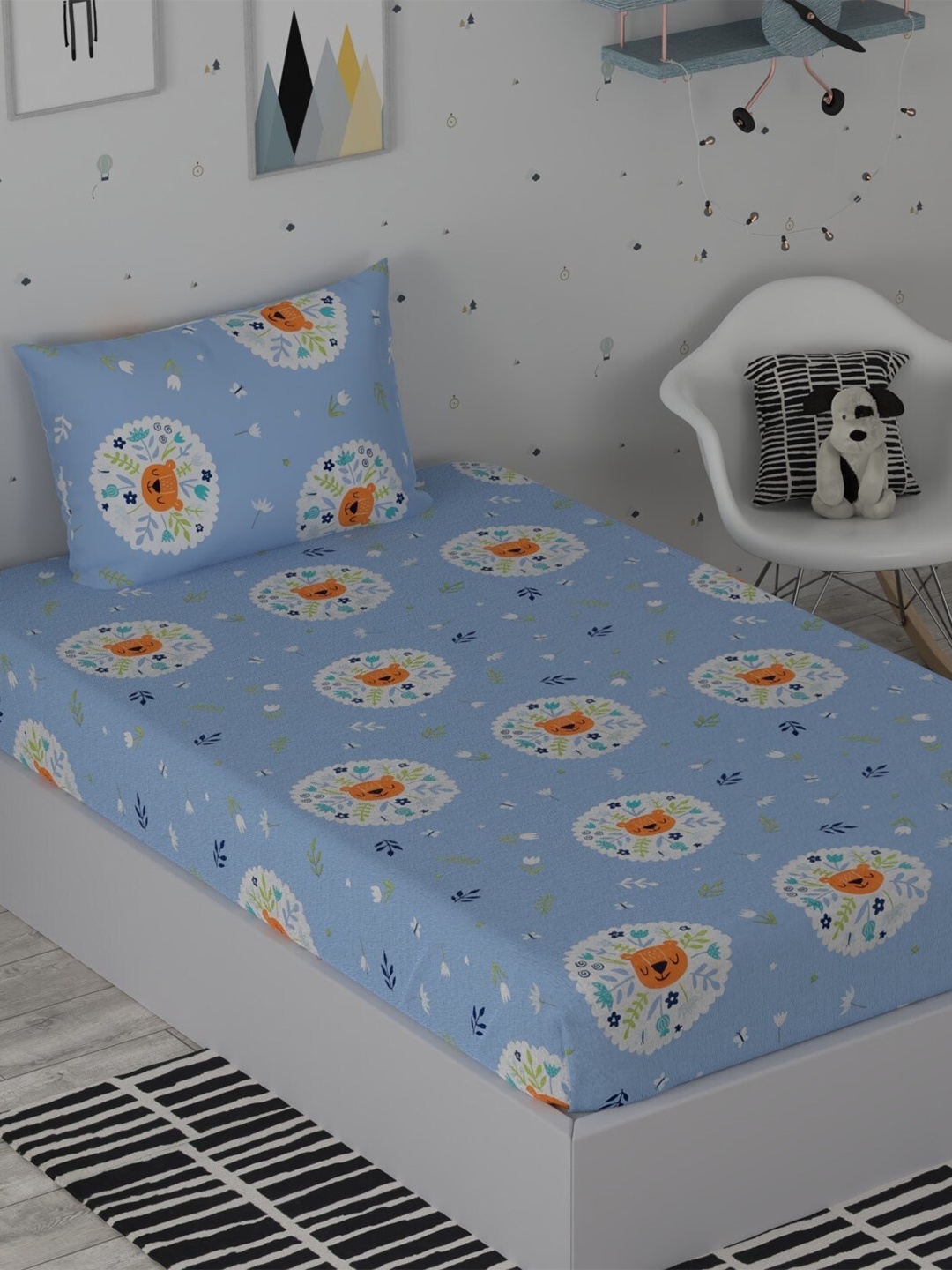 

Huesland Blue & White Graphic Cotton 186 TC Single Bedsheet With 1 Pillow Cover