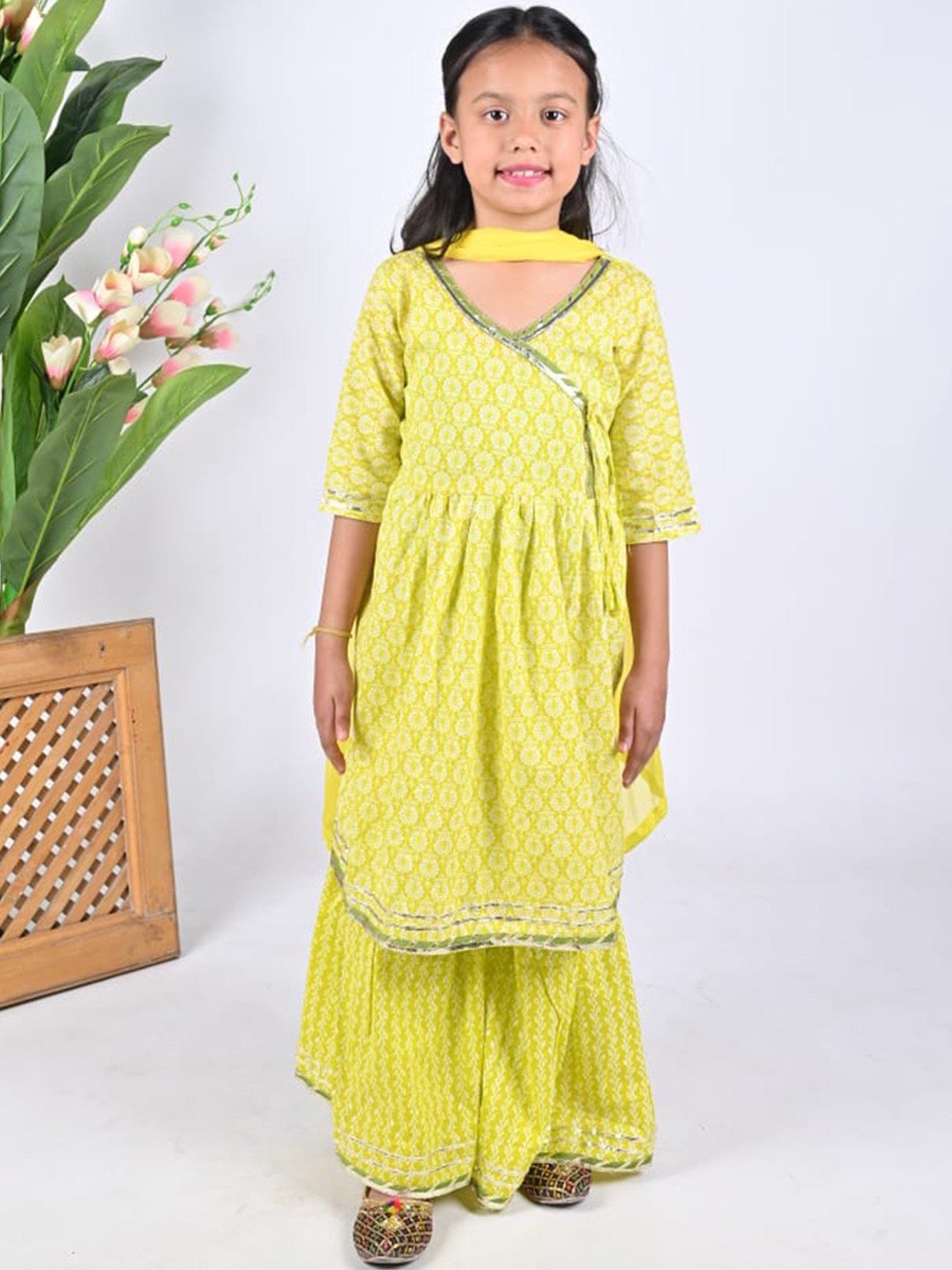 

Maaikid Girls Floral Printed Regular Pure Cotton Kurta & Sharara With Dupatta, Green