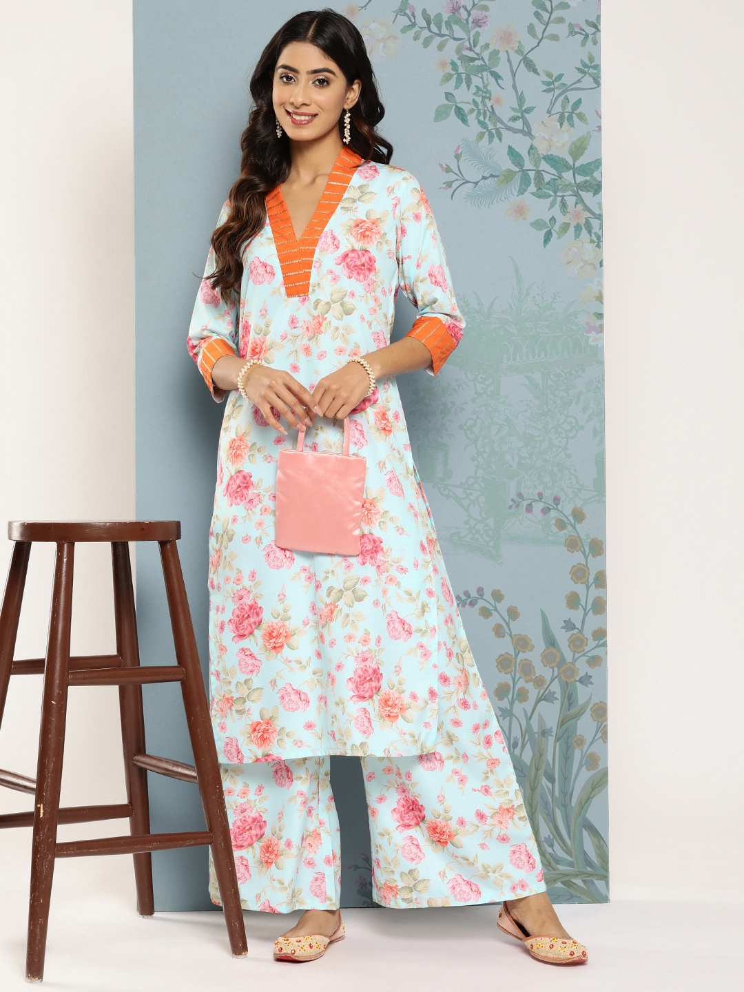 

Ahalyaa Floral Printed Kurta With Palazzos, Blue