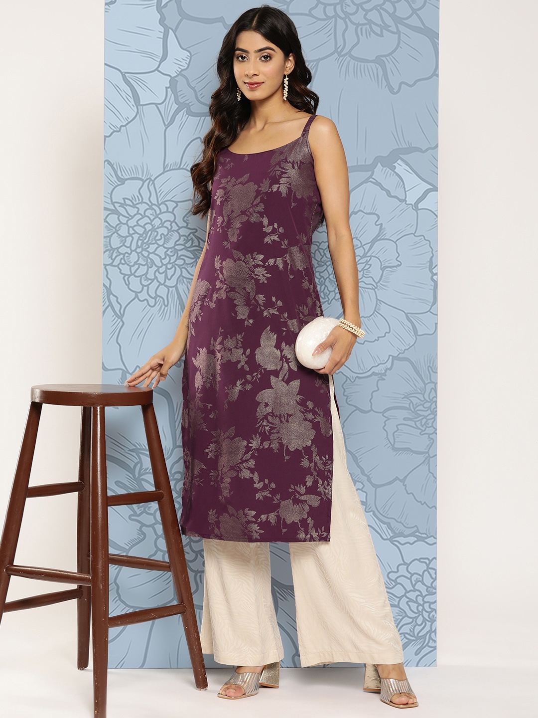 

Ahalyaa Floral Foil Printed Crepe Kurta, Burgundy