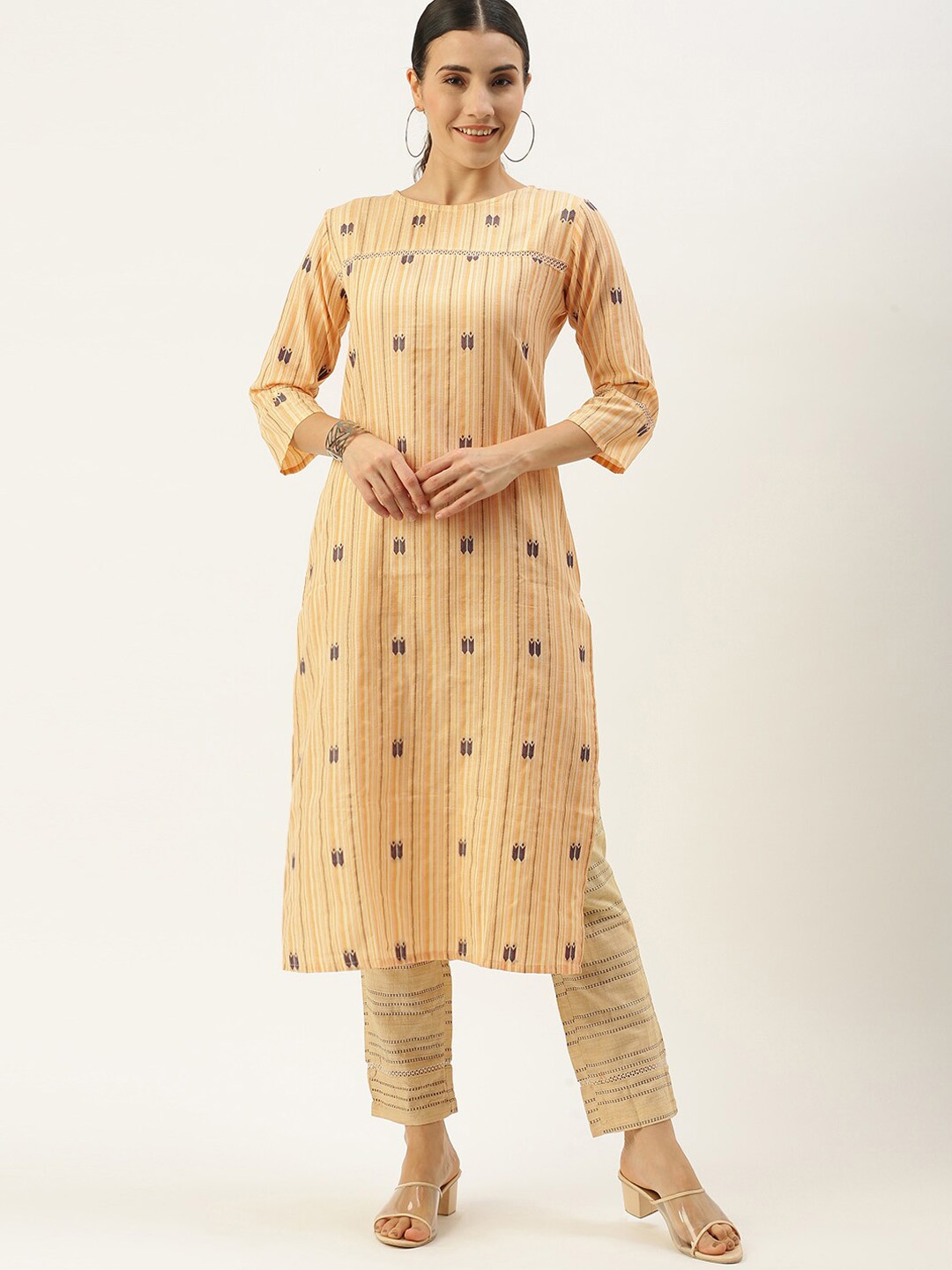 

Saanjh Cream Striped Regular Pure Cotton Kurta With Palazzos