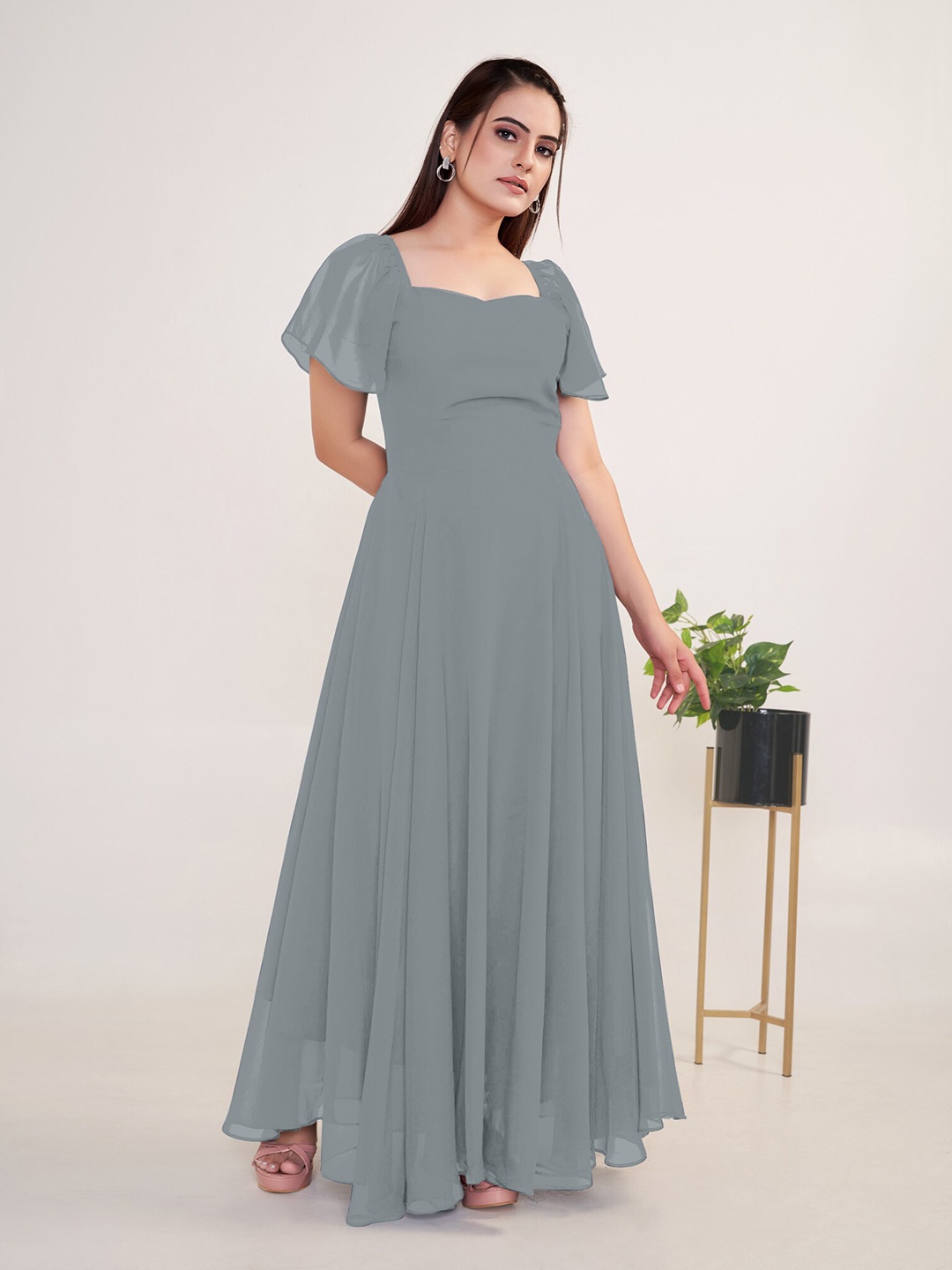 

Femvy Solid Sweetheart Neck Flared Sleeve Maxi Dress, Grey