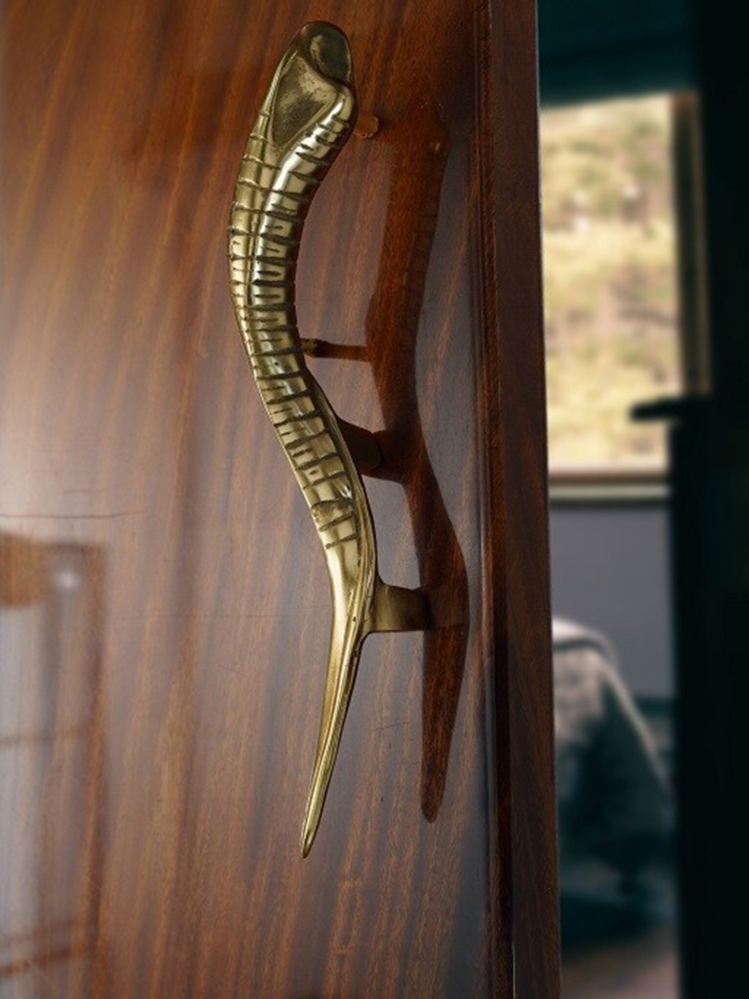 

Folkstorys Siaga Self Design Metal Wardrobe Handle, Gold