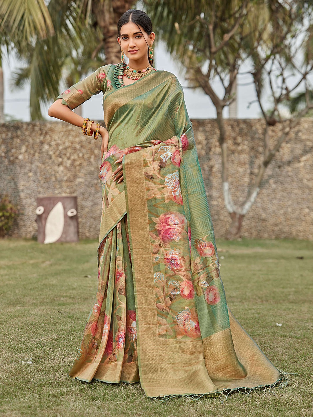 

Mitera Green & Gold-Toned Floral Printed Zari Tissue Saree