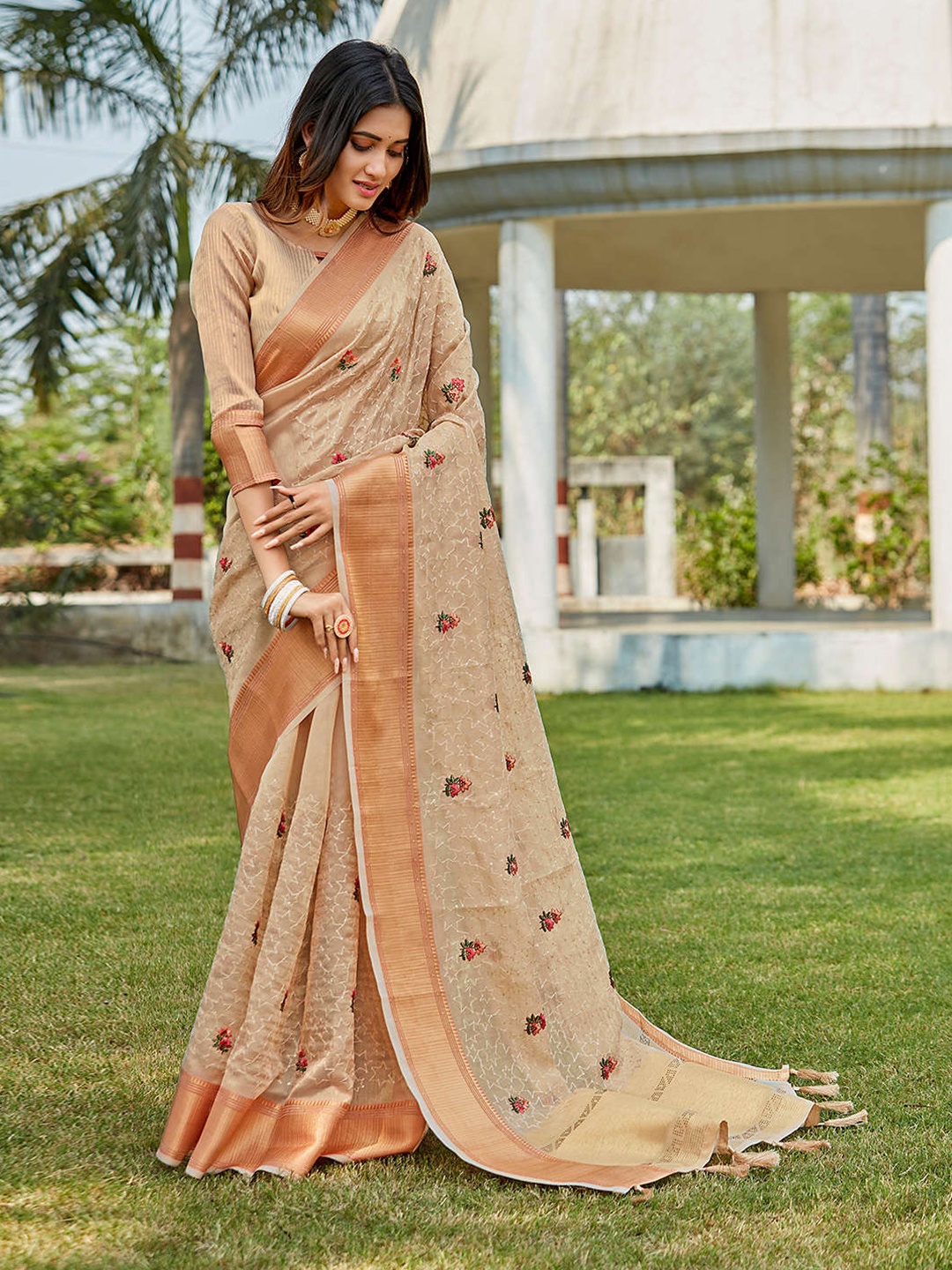 

Mitera Beige & Red Geometric Sequinned Embellished Zari Pure Linen Saree