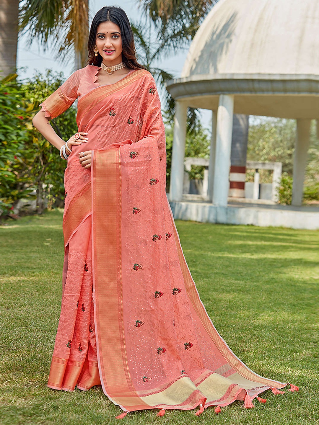 

Mitera Peach-Coloured & Gold-Toned Geometric Sequinned Embellished Zari Pure Linen Saree