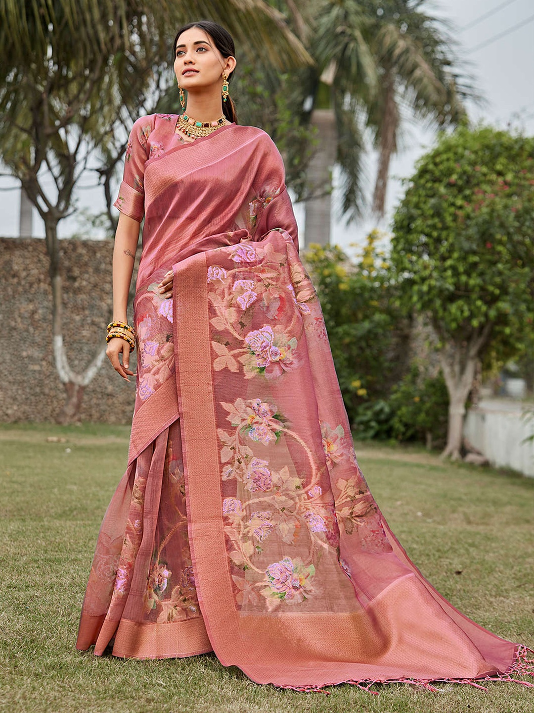 

Mitera Purple & White Floral Printed Tissue Saree